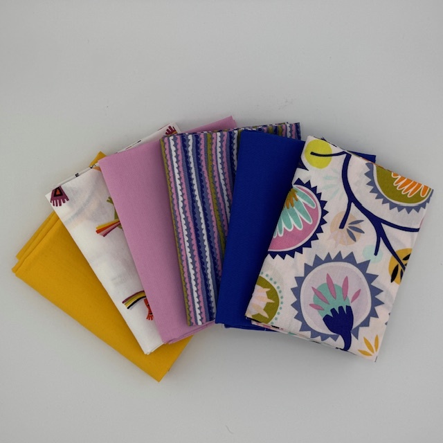 WVQ Curated Fat Quarter Bundle // Daisies w/Malachite (9 pieces)